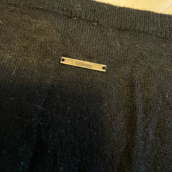 Lululemon pullover. - Picture 4 of 7